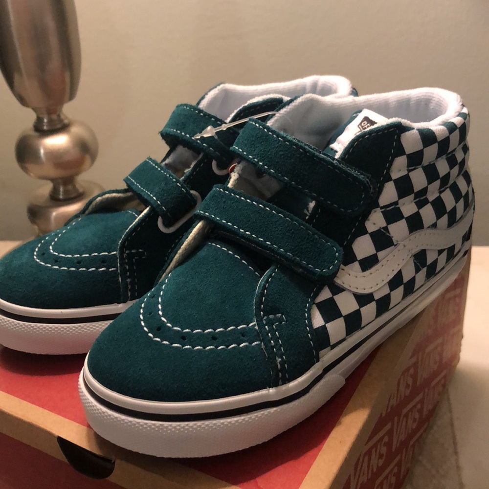 NIB KIDS VANS